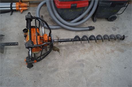 Benzindrevet pælebord & jordbord STIHL BT 121