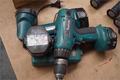 Boremaskine MAKITA C337D samt lygte MAKITA ML141