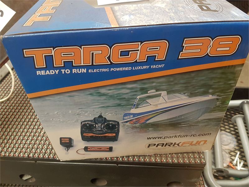 Model RC båd, Targa 38
